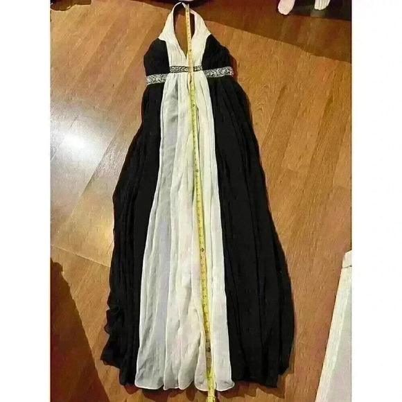 NWT Tony Bowls Dress B&W Iridescent Beaded Sequin Formal Pageant Prom Event 12 - Picture 8 of 16